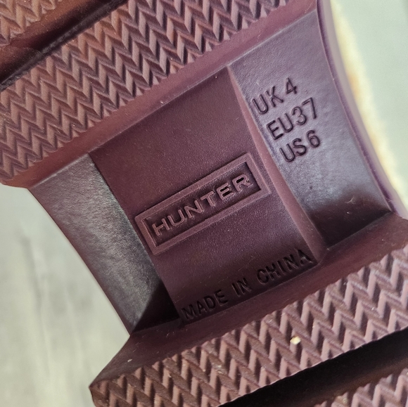 Hunter Snow Purple /  Burgundy Glossy Boots with Fur Lining size 6 - Picture 7 of 11